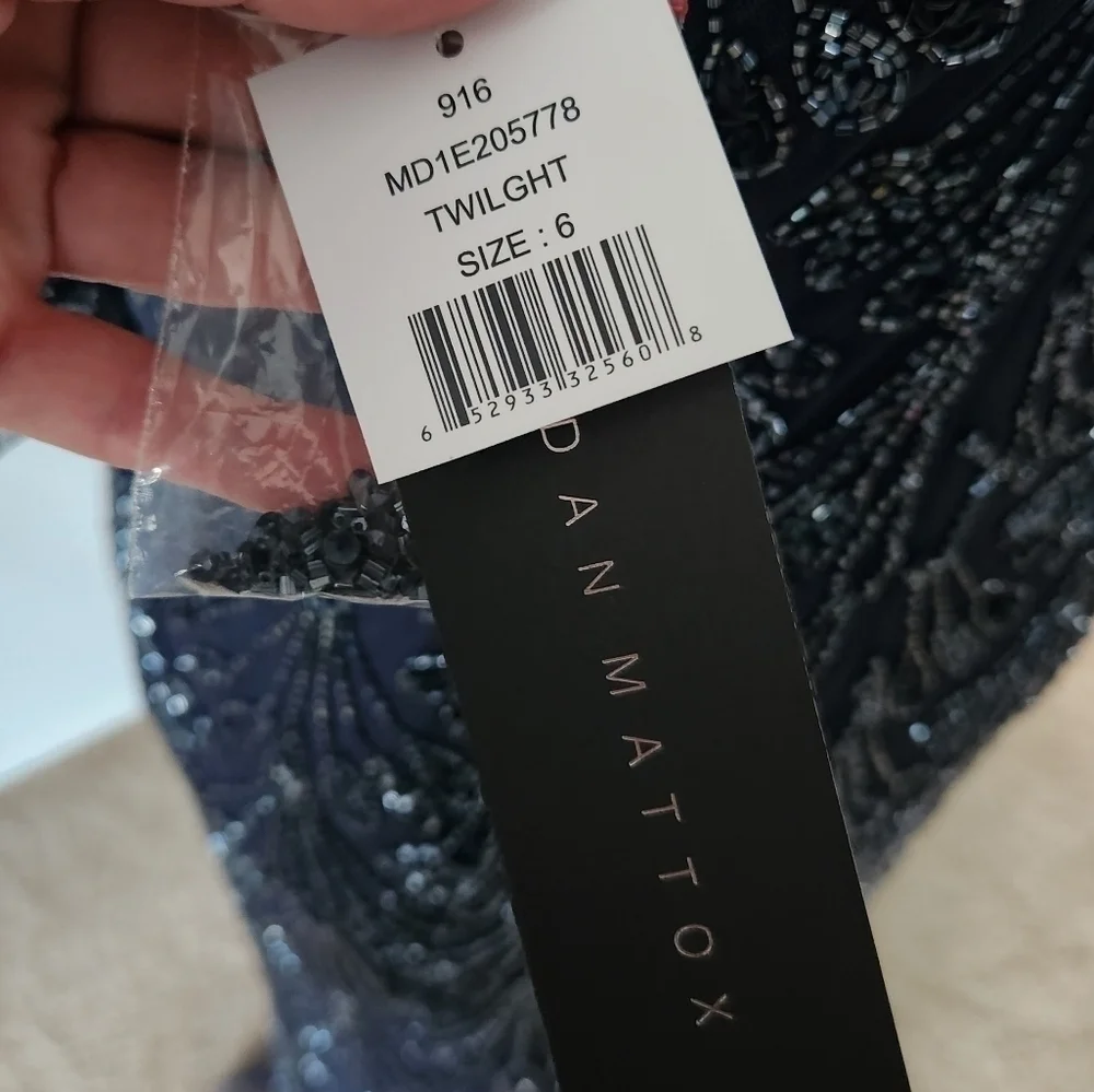 Aidan Mattox $550 NWT Beaded V-Neck Sheath Evening Gown Navy Blue, size 6 - Picture 12 of 13